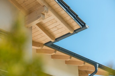 Lignodur VarioGuard Tix 510 an der Unterseite eines Holzdaches