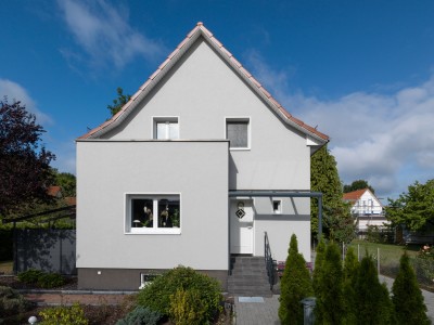 Wohnhaus graue Fassade